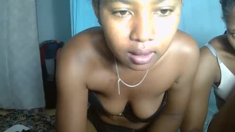 Snapshot of elia011 chatting on January 16, 2025, 1:06 am elia011 online show from January 16, 2025, 1:06 am