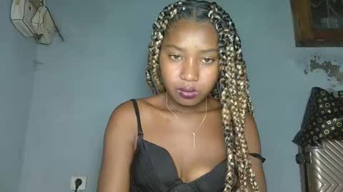 Snapshot of elia011 chatting on January 17, 2025, 5:19 pm elia011 online show from January 17, 2025, 5:19 pm