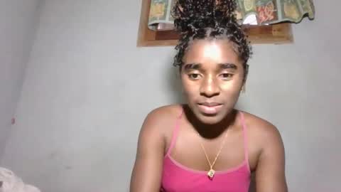 Snapshot of elia011 chatting on November 7, 2025, 2:28 pm elia011 online show from November 7, 2025, 2:28 pm