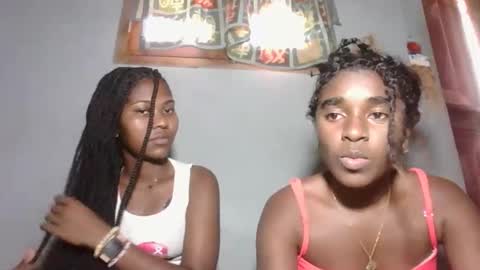 Snapshot of elia011 chatting on November 12, 2025, 9:42 am elia011 online show from November 12, 2025, 9:42 am