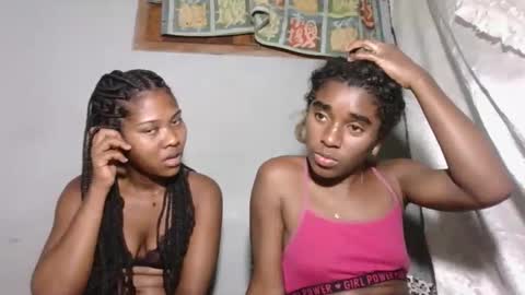 Snapshot of elia011 chatting on November 14, 2025, 7:01 pm elia011 online show from November 14, 2025, 7:01 pm