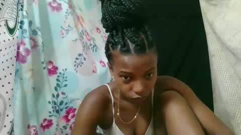 Snapshot of elia011 chatting on February 13, 2026, 6:20 am elia011 online show from February 13, 2026, 6:20 am