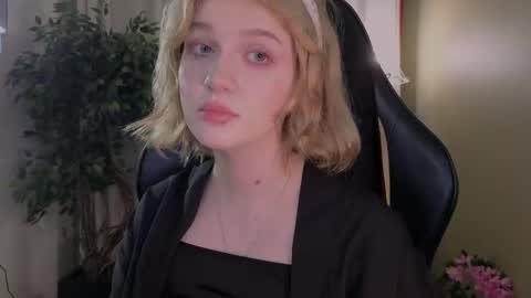 Ellie online show from February 25, 2026, 5:17 am