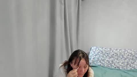 Elis online show from October 31, 2025, 1:17 am