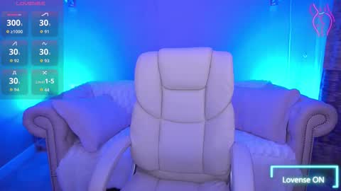 elisevelour online show from November 21, 2025, 2:05 pm