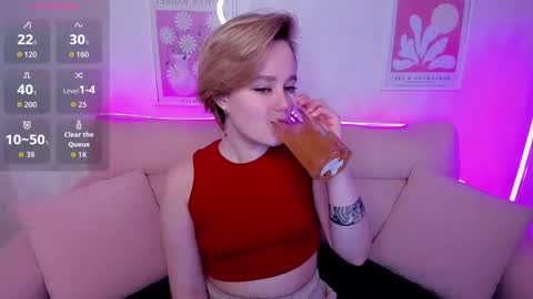 Snapshot of ellie_heavenly chatting on February 6, 2026, 8:29 am Ellie online show from February 6, 2026, 8:29 am