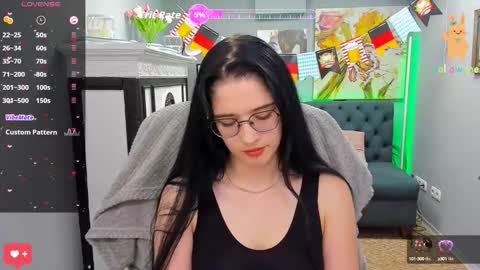 ellie_magic online show from September 13, 2025, 12:05 pm