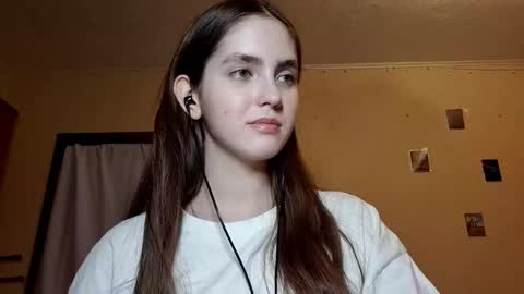 Snapshot of elmeraurora chatting on February 21, 2026, 3:24 pm Kate online show from February 21, 2026, 3:24 pm