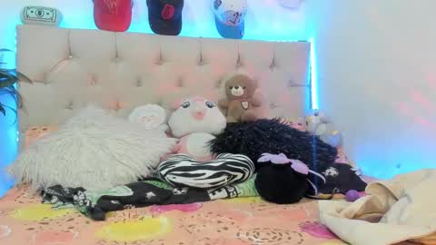 Snapshot of eloise_everhartt chatting on December 10, 2024, 9:54 pm eloise online show from December 10, 2024, 9:54 pm