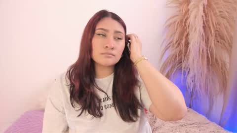 Snapshot of elyross_ chatting on February 8, 2026, 6:22 pm Ross online show from February 8, 2026, 6:22 pm