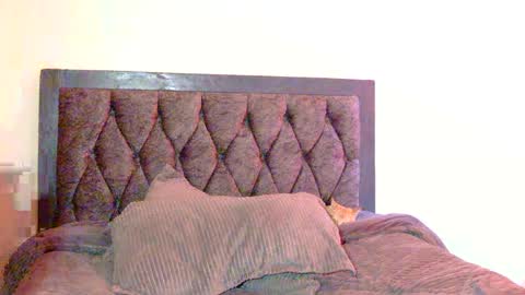 Elysey online show from September 20, 2025, 8:37 am