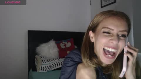 Snapshot of emilly_2004 chatting on February 13, 2025, 9:17 pm Emilly Gomez online show from February 13, 2025, 9:17 pm