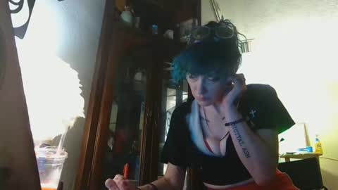 Emily Love online show from December 16, 2025, 10:48 pm