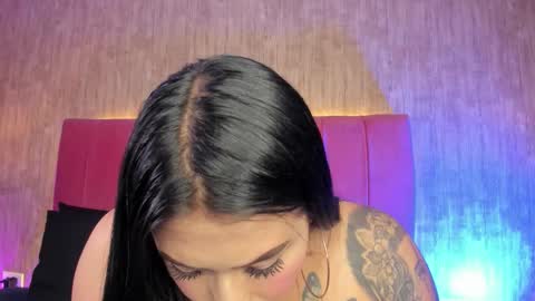 Snapshot of emily_klarence chatting on February 4, 2026, 8:14 pm Emily online show from February 4, 2026, 8:14 pm