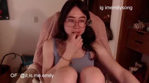 emily_pearl_ online show from February 20, 2026, 9:04 pm