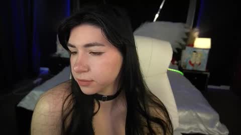 Snapshot of emilycandys chatting on February 20, 2026, 7:32 am Emy online show from February 20, 2026, 7:32 am