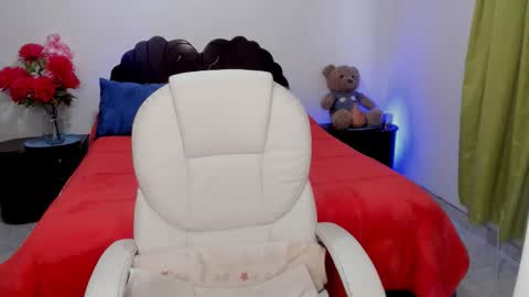  Emily Dolshe  online show from February 25, 2026, 1:54 pm