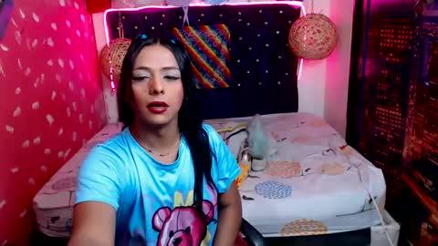 Snapshot of emilytssweet chatting on January 13, 2025, 2:32 pm Emily online show from January 13, 2025, 2:32 pm