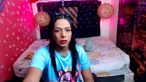 Snapshot of emilytssweet chatting on January 13, 2025, 7:31 pm Emily online show from January 13, 2025, 7:31 pm