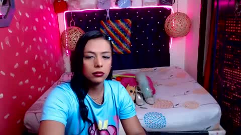 Snapshot of emilytssweet chatting on February 4, 2025, 5:12 pm Emily online show from February 4, 2025, 5:12 pm