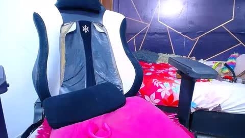 Snapshot of emilytssweet chatting on September 27, 2025, 3:39 pm Emily online show from September 27, 2025, 3:39 pm