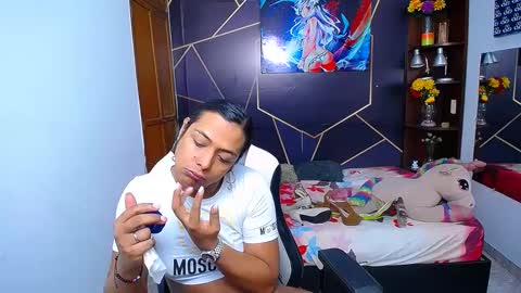 Snapshot of emilytssweet chatting on September 30, 2025, 4:23 pm Emily online show from September 30, 2025, 4:23 pm