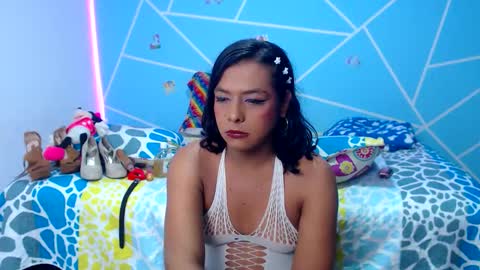 Snapshot of emilytssweet chatting on October 28, 2025, 10:56 pm Emily online show from October 28, 2025, 10:56 pm