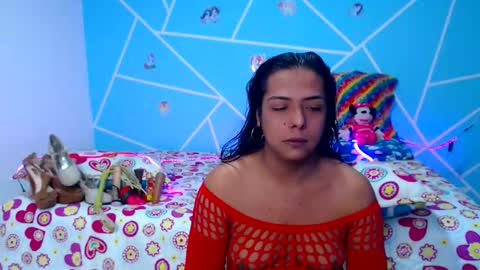 Snapshot of emilytssweet chatting on November 1, 2025, 7:27 pm Emily online show from November 1, 2025, 7:27 pm