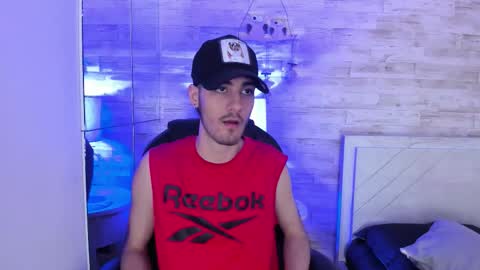 emir_ozan online show from February 10, 2026, 7:51 pm