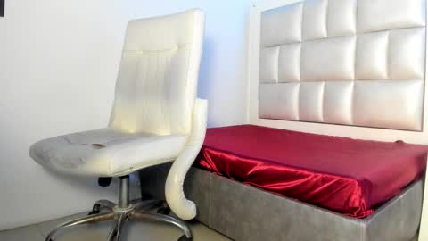 Snapshot of emma__js_ chatting on January 15, 2026, 11:48 am emma__js_ online show from January 15, 2026, 11:48 am