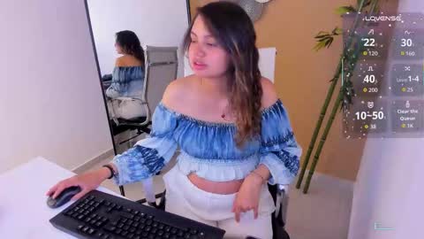 Snapshot of emma_bloom__ chatting on February 15, 2026, 3:09 pm Emma Bloom online show from February 15, 2026, 3:09 pm