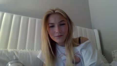 Snapshot of emmabrooksxo chatting on February 26, 2026, 12:53 am Emmaxbrooksxo online show from February 26, 2026, 12:53 am