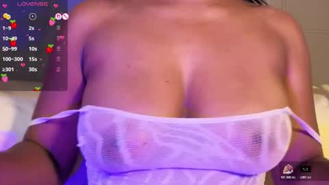 Snapshot of emmaconneer chatting on February 20, 2026, 1:13 am Emma online show from February 20, 2026, 1:13 am