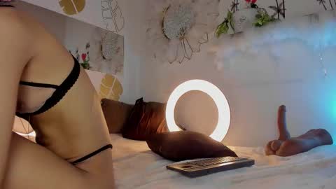 Snapshot of emmaduque chatting on January 15, 2026, 11:41 pm Emma Duque online show from January 15, 2026, 11:41 pm