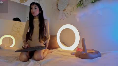 Snapshot of emmaduque chatting on January 18, 2026, 11:52 pm Emma Duque online show from January 18, 2026, 11:52 pm