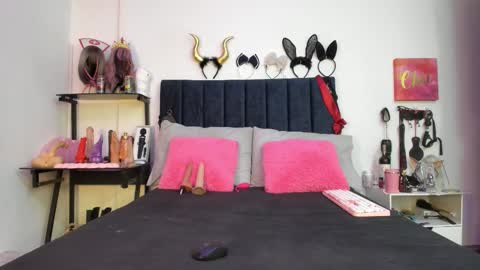 Snapshot of emmily_giraldo chatting on February 2, 2026, 12:26 pm online show from February 2, 2026, 12:26 pm