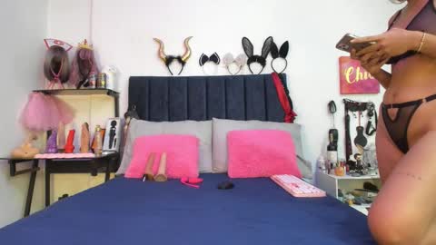 Snapshot of emmily_giraldo chatting on February 20, 2026, 11:43 am online show from February 20, 2026, 11:43 am