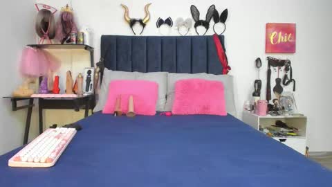 Snapshot of emmily_giraldo chatting on February 26, 2026, 1:10 pm online show from February 26, 2026, 1:10 pm