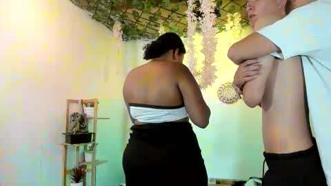 escarlet_hot06 online show from February 25, 2026, 1:48 am