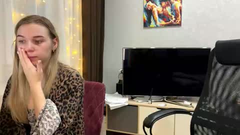 Ester online show from February 4, 2026, 6:47 pm