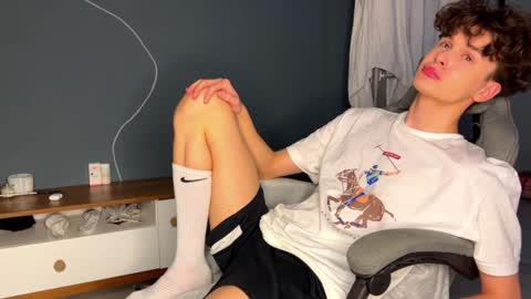 Snapshot of estremecerse chatting on December 26, 2024, 4:04 pm Alex online show from December 26, 2024, 4:04 pm