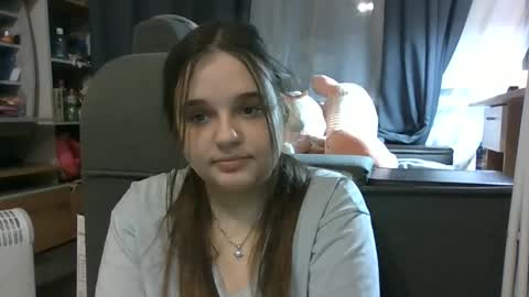 Snapshot of eva_i_love_you1 chatting on February 18, 2025, 8:03 pm Eva online show from February 18, 2025, 8:03 pm