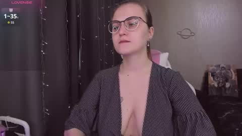 Snapshot of eva_orchid chatting on November 27, 2025, 10:39 am Eva online show from November 27, 2025, 10:39 am