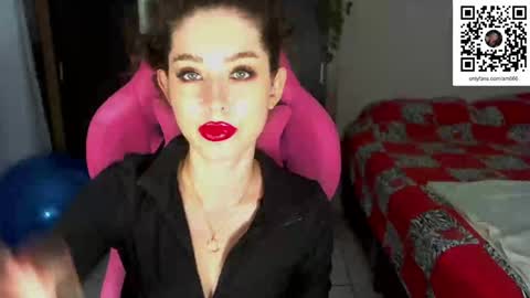 Snapshot of eveonly chatting on January 2, 2025, 11:06 pm eveonly online show from January 2, 2025, 11:06 pm