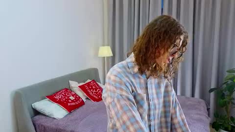 Snapshot of evievert chatting on February 11, 2026, 2:05 am Dilara Honey online show from February 11, 2026, 2:05 am