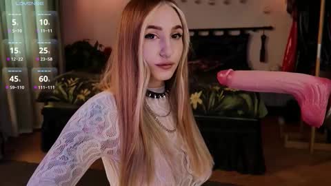 Snapshot of evit_dirty_mind_ chatting on February 18, 2026, 10:33 am evit_dirty_mind_ online show from February 18, 2026, 10:33 am