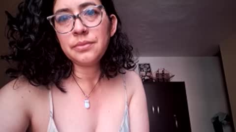 Snapshot of evolet_evolet_ chatting on November 21, 2025, 1:43 pm Evolet online show from November 21, 2025, 1:43 pm