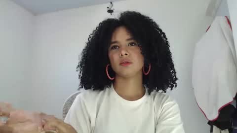 Snapshot of exotic_curls chatting on December 16, 2024, 7:00 pm LIA online show from December 16, 2024, 7:00 pm