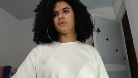 Snapshot of exotic_curls chatting on February 2, 2025, 3:32 am LIA online show from February 2, 2025, 3:32 am