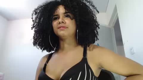 Snapshot of exotic_curls chatting on February 2, 2025, 5:26 pm LIA online show from February 2, 2025, 5:26 pm